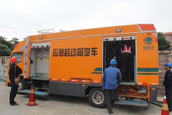 移動箱變車